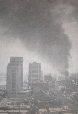 A trail of heavy black smoke hung over downtown London as fire erupted in the Central Chevrolet building Thursday. (Photo by Dick Wallace of The Free Press)
