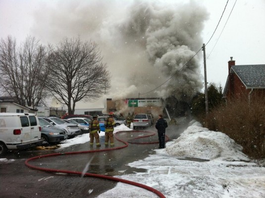 ‏@LCNews Firefighters working to get a blaze at a machine shop on Childers Street under control. pic.twitter.com/i44gtpQLay