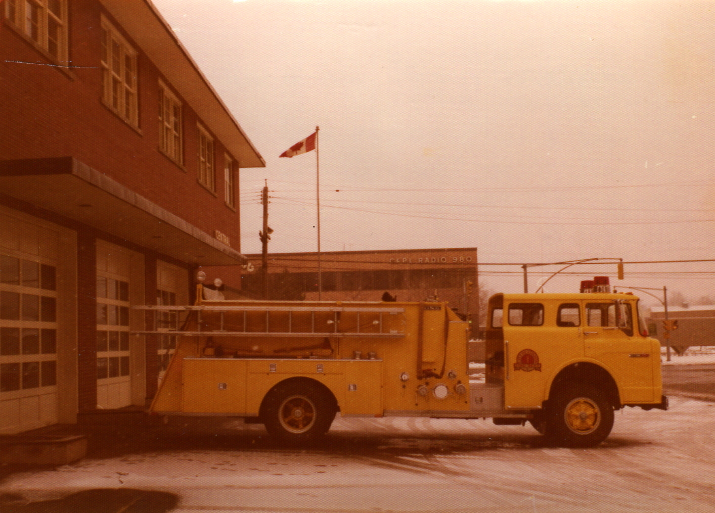 Yellow Engine 1 , 1974 Ford/King